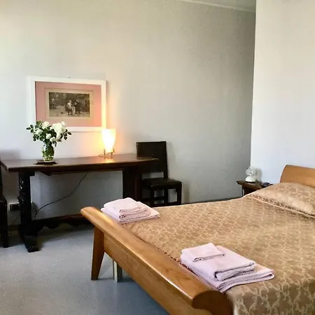 Canal Views And A Secret Garden In Giudecca Appartement *