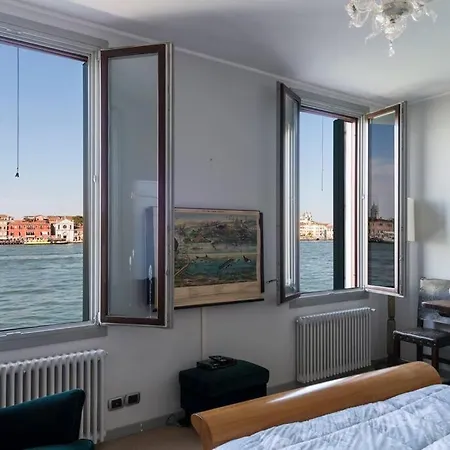 Appartement Canal Views And A Secret Garden In Giudecca